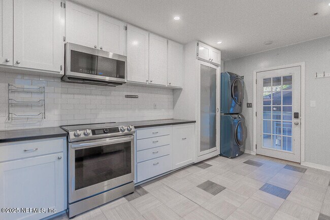 Foto del edificio - 3620 Myra St