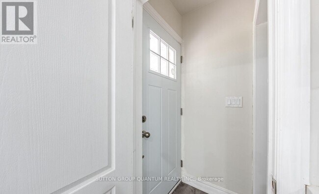 Building Photo - 313 Ashbury Rd