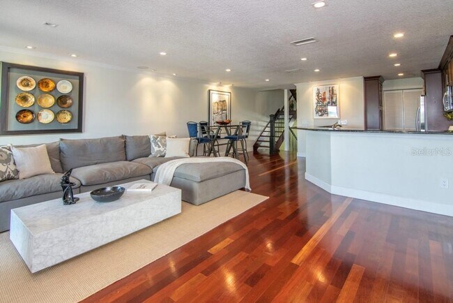 Foto del edificio - 608 W Swann Ave