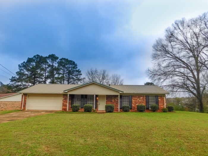 1200 Manora Estates Ln, Tuscaloosa, AL 35405 House Rental in