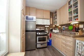 Building Photo - 356 Ritson Rd S