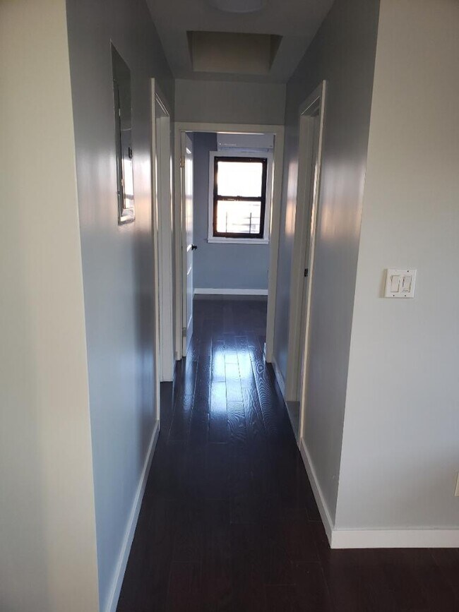 Building Photo - 8387 C Woodhaven Blvd