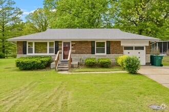Building Photo - 2 Forest Home Ct