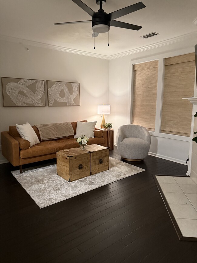 Foto del edificio - 130 River Landing Dr