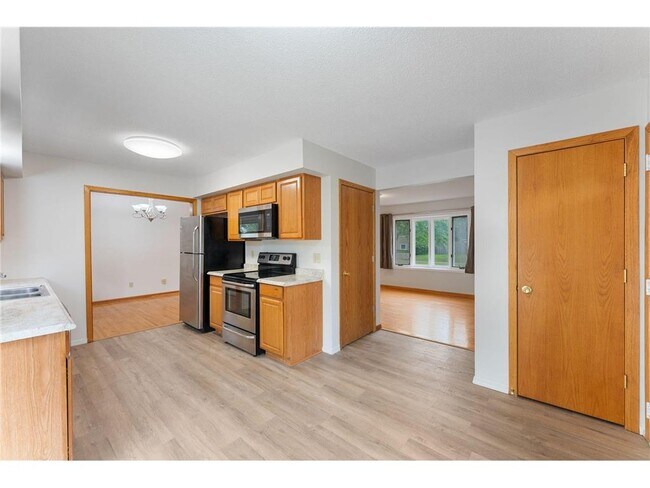 Foto del edificio - 3503 Bryant Ave