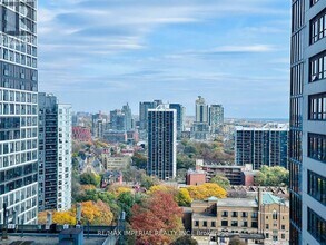 Building Photo - 77 Mutual St