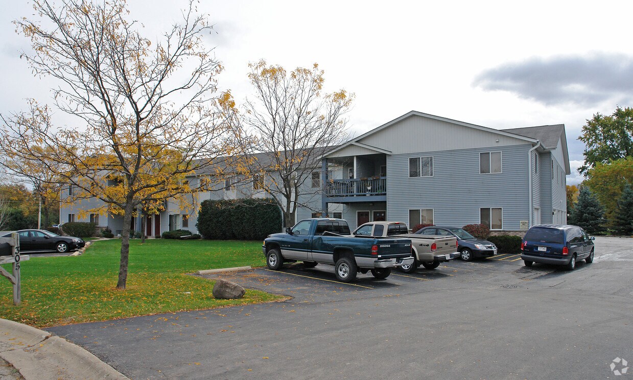 Primary Photo - 305 Meadowview Ct