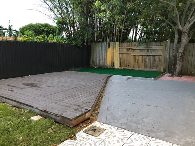 Foto del edificio - 8962 SW 40th Terrace