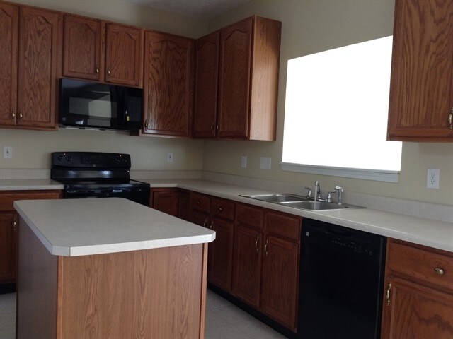 Building Photo - 4558 Randall Dr