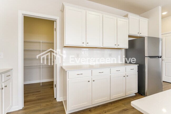 Building Photo - 829 Pear Blossom Ct