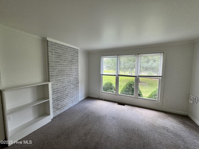 Foto del edificio - 218 Edgewood Dr