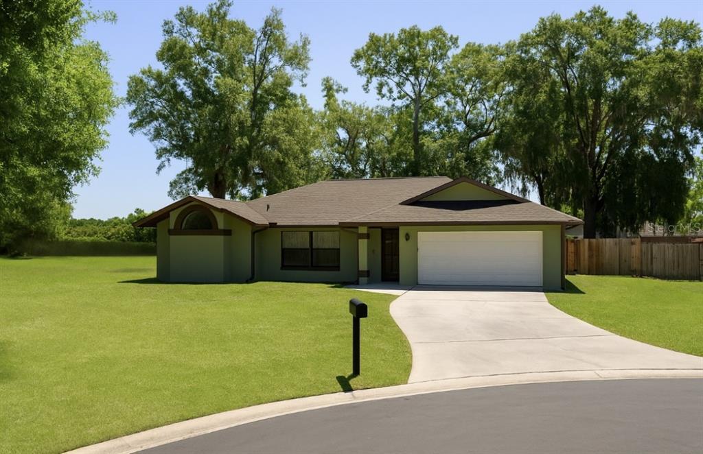 Foto principal - 904 English Oaks Ct