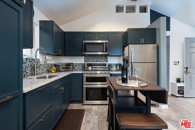 Foto del edificio - 8308 Flight Ave