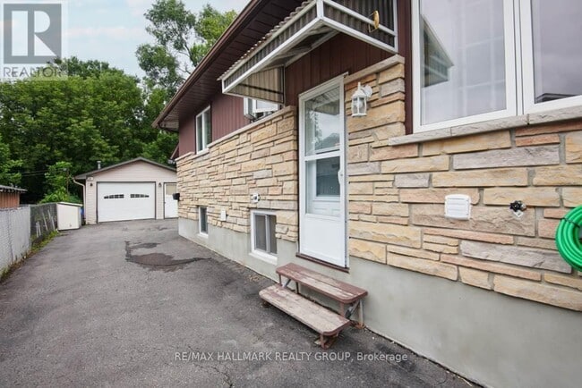 Building Photo - 79 Jolliet Ave