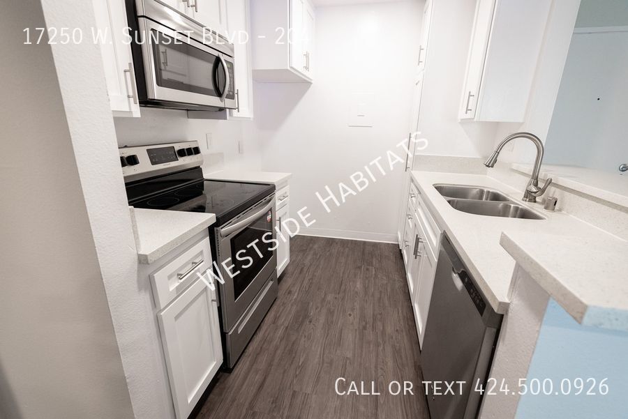 Primary Photo - 17250 Sunset - Gorgeous, fully renovated b...