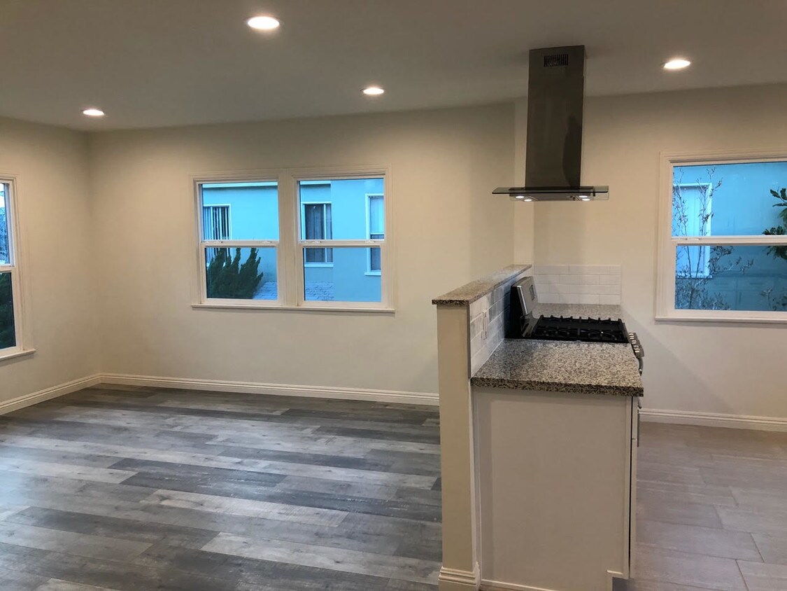 Foto principal - 1035 W Glenoaks Blvd