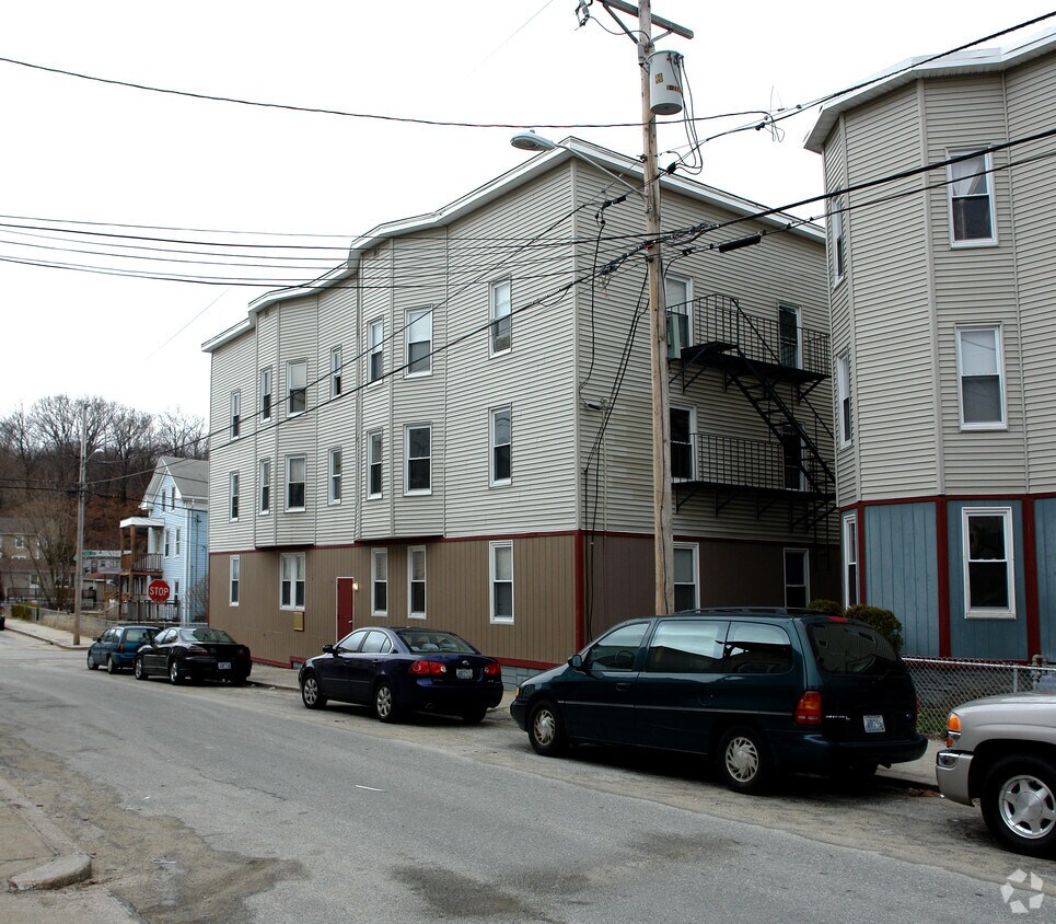 Building Photo - 89 Chestnut St