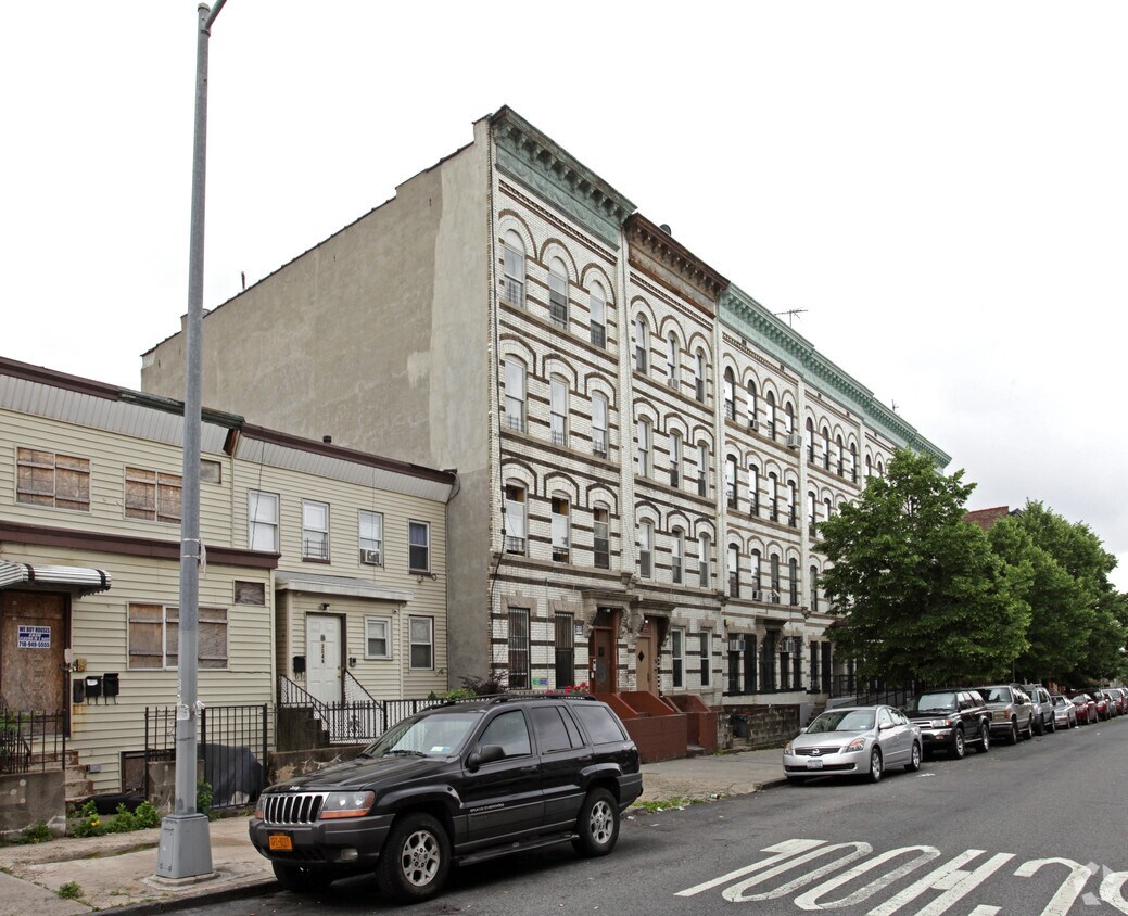 Primary Photo - 292-294 Sumpter St
