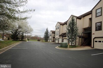 Building Photo - 3801 Ski Lodge Dr