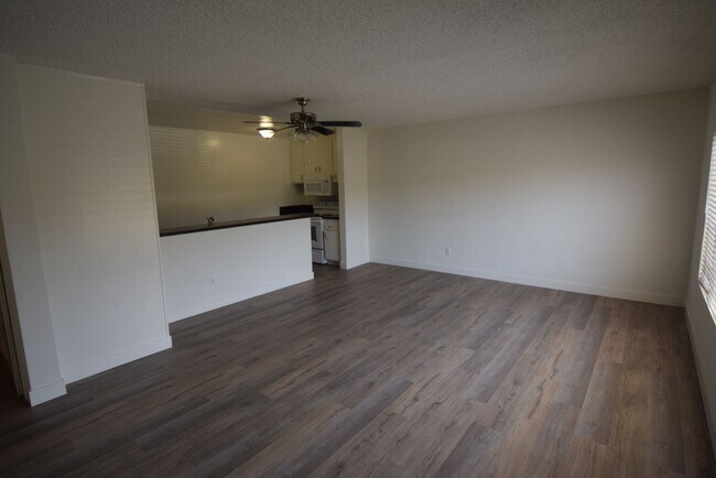 Foto del edificio - 4414 Woodman Ave