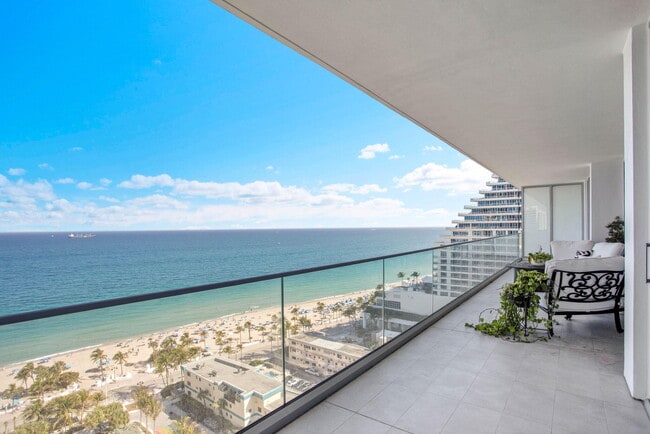 Building Photo - 153 N Seabreeze Blvd