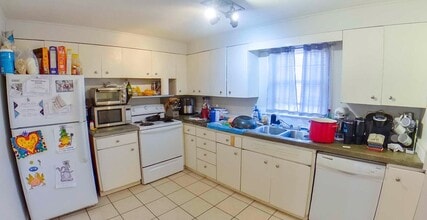 Building Photo - 1310 N 10th St