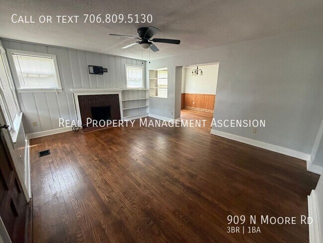 Foto del edificio - 909 N Moore Rd