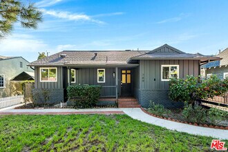 Building Photo - 749 N Niagara St