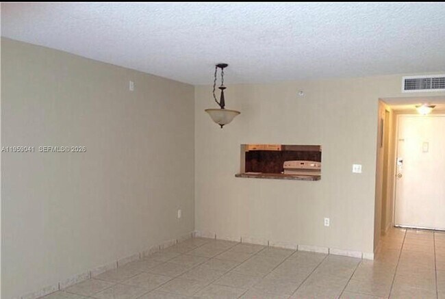 Foto del edificio - 9688 Fontainebleau Blvd