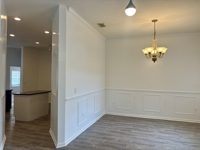 Building Photo - 1045 Drakefeather Dr