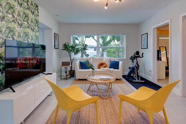 Foto del edificio - 968 NE 80th St