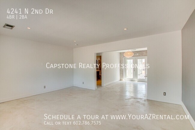 Building Photo - GORGEOUS 4 Bedroom 2 Bath Downtown Phoenix...