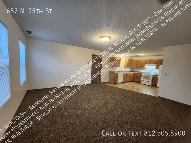 Building Photo - 1 Bedroom Upper Apartment