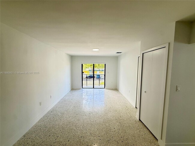 Building Photo - 180 NE 57th St