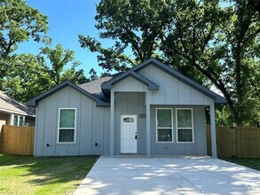 Building Photo - 6103 Shawnee Dr