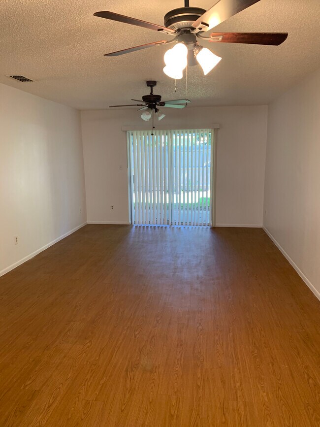 Building Photo - 1757 Fairview Shores Dr