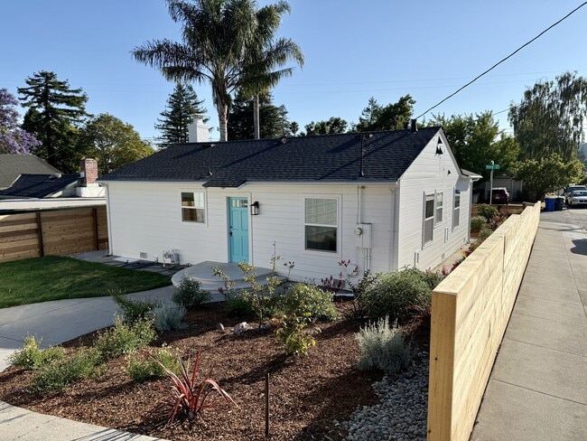 Building Photo - 148 Reed Way