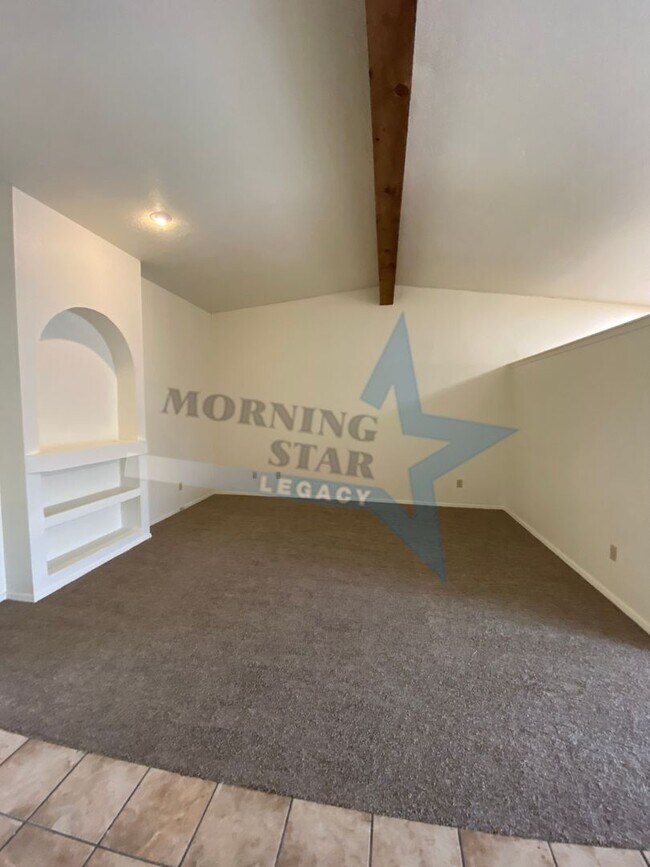 Foto del edificio - Updated 2 bed townhouse - Available Now!
