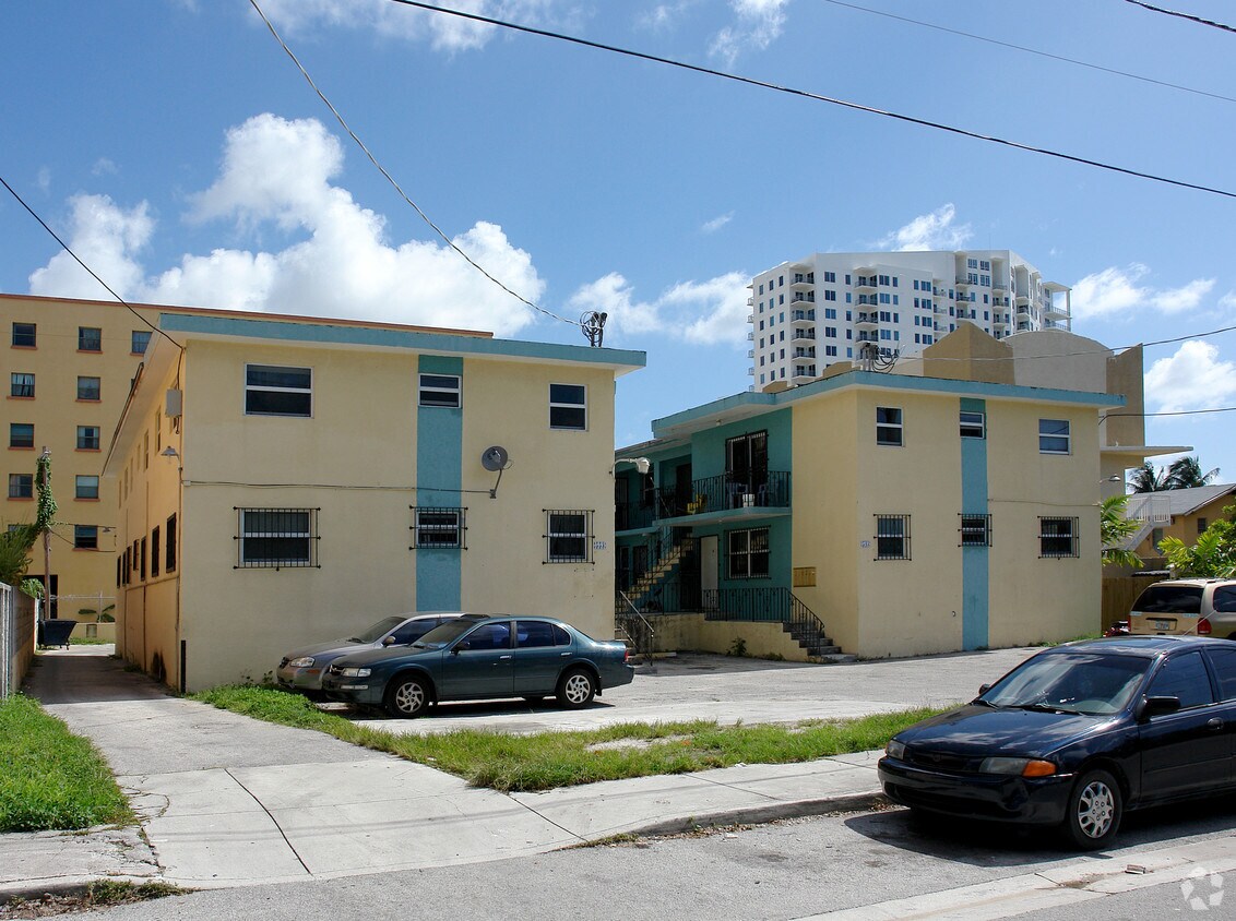 Building Photo - 543-553 SW 2nd St