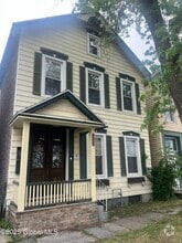 Building Photo - 627 4th Ave