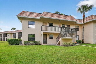 Building Photo - 6820 Palmetto Cir S