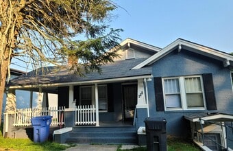 Building Photo - 605A C St