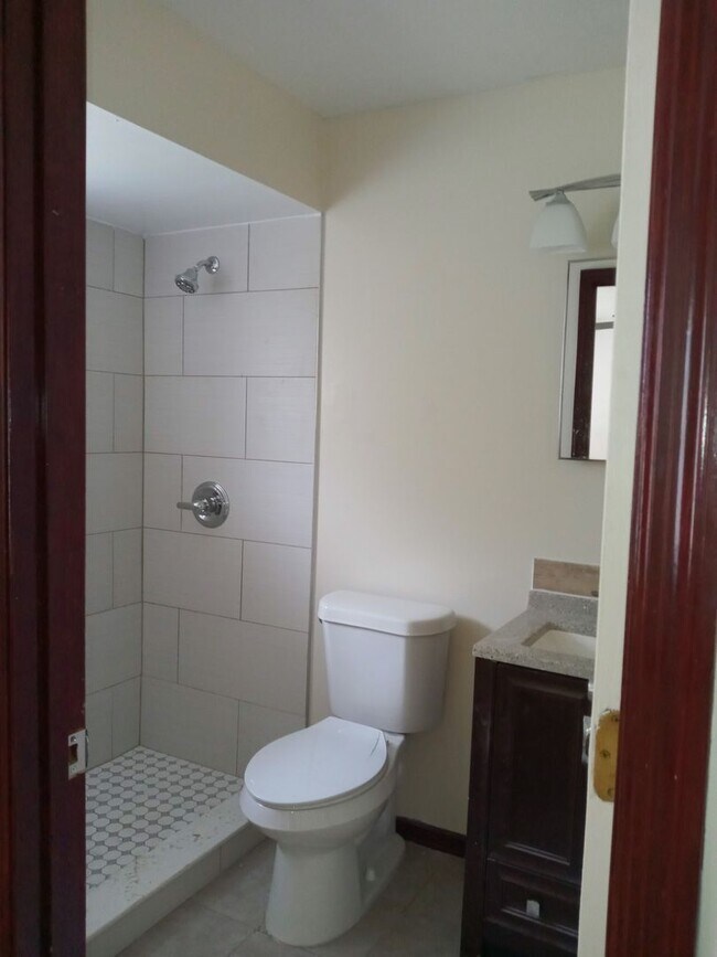 Foto del edificio - 2708 Adela Ave