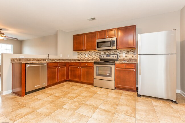 Building Photo - 3-Bedroom Home with Open-Concept Living