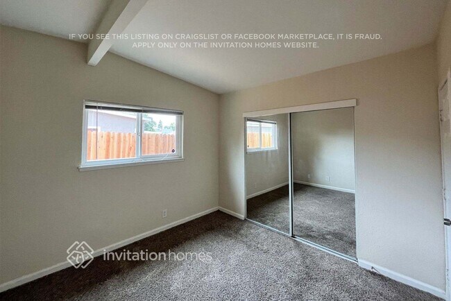 Foto del edificio - 3912 Moonbeam Dr