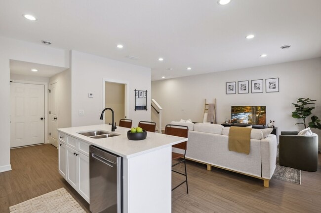 Building Photo - 2489 Cedarwood Ln