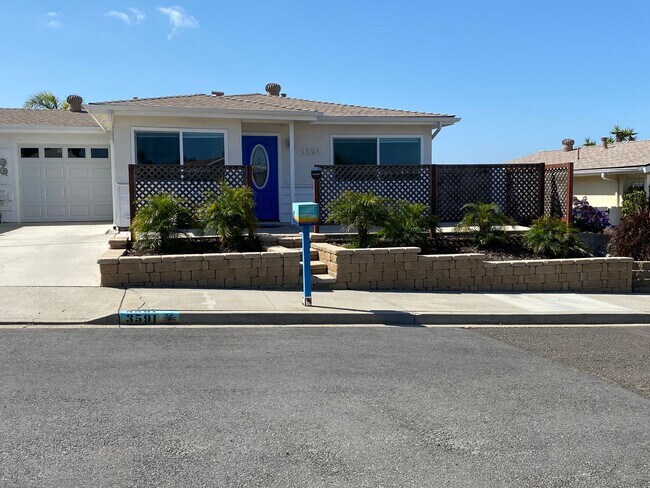 Foto del edificio - Beautiful 55+ Senior Community Single Story Home in Costa Serena!