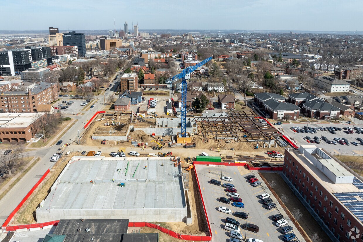 Building Photo - 3800 Dewey