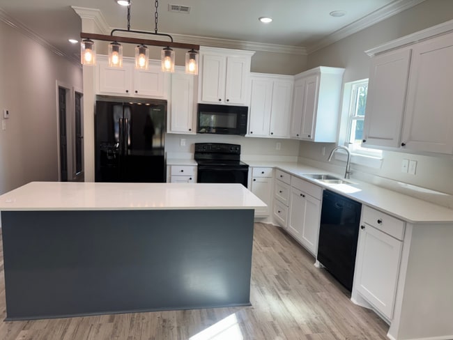 Building Photo - 324-B Anne St