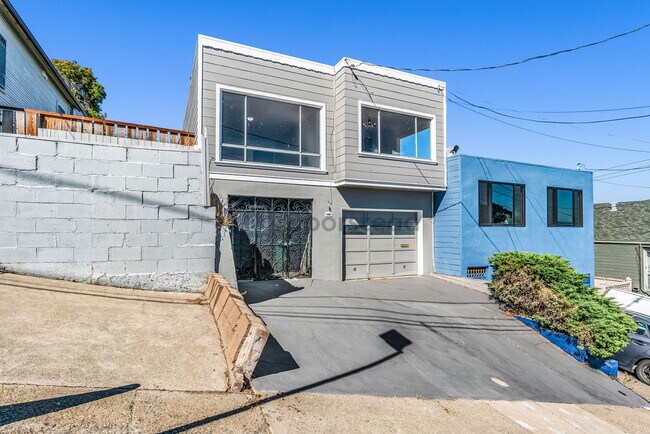 Building Photo - 2914 Griffith St
